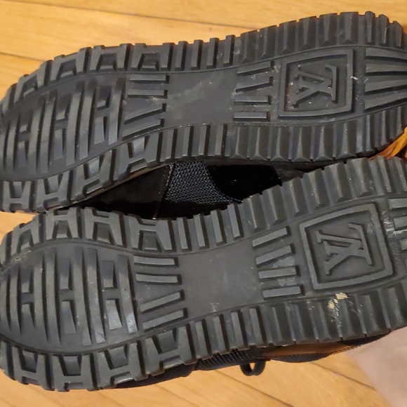 Louis Vuitton Sneakers - Picture 4 of 9